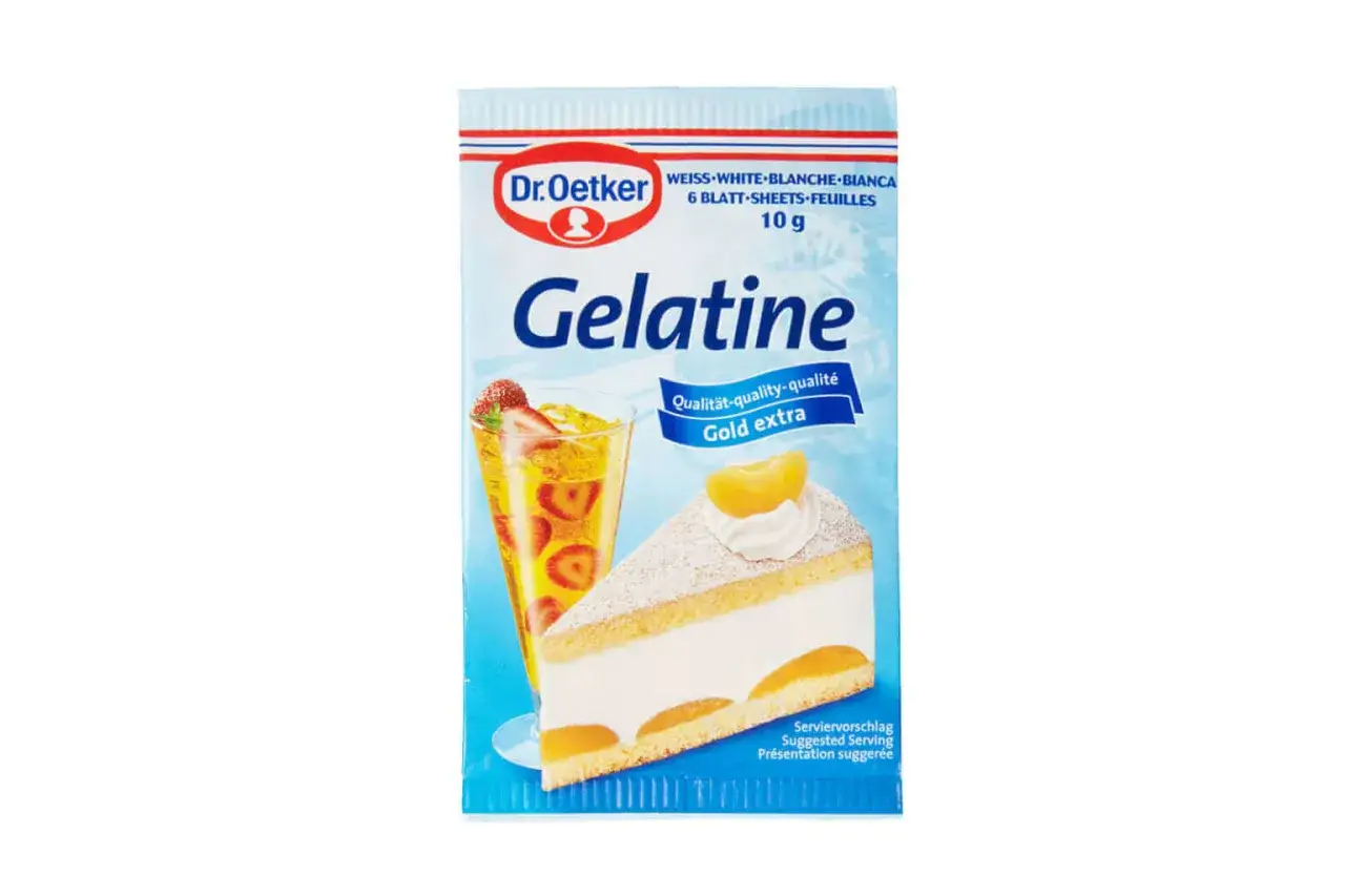 Paquet de g&eacute;latine Dr. Oetker. Id&eacute;al pour apprendre comment utiliser la g&eacute;latine en feuille pour des desserts comme ce g&acirc;teau et cette boisson.